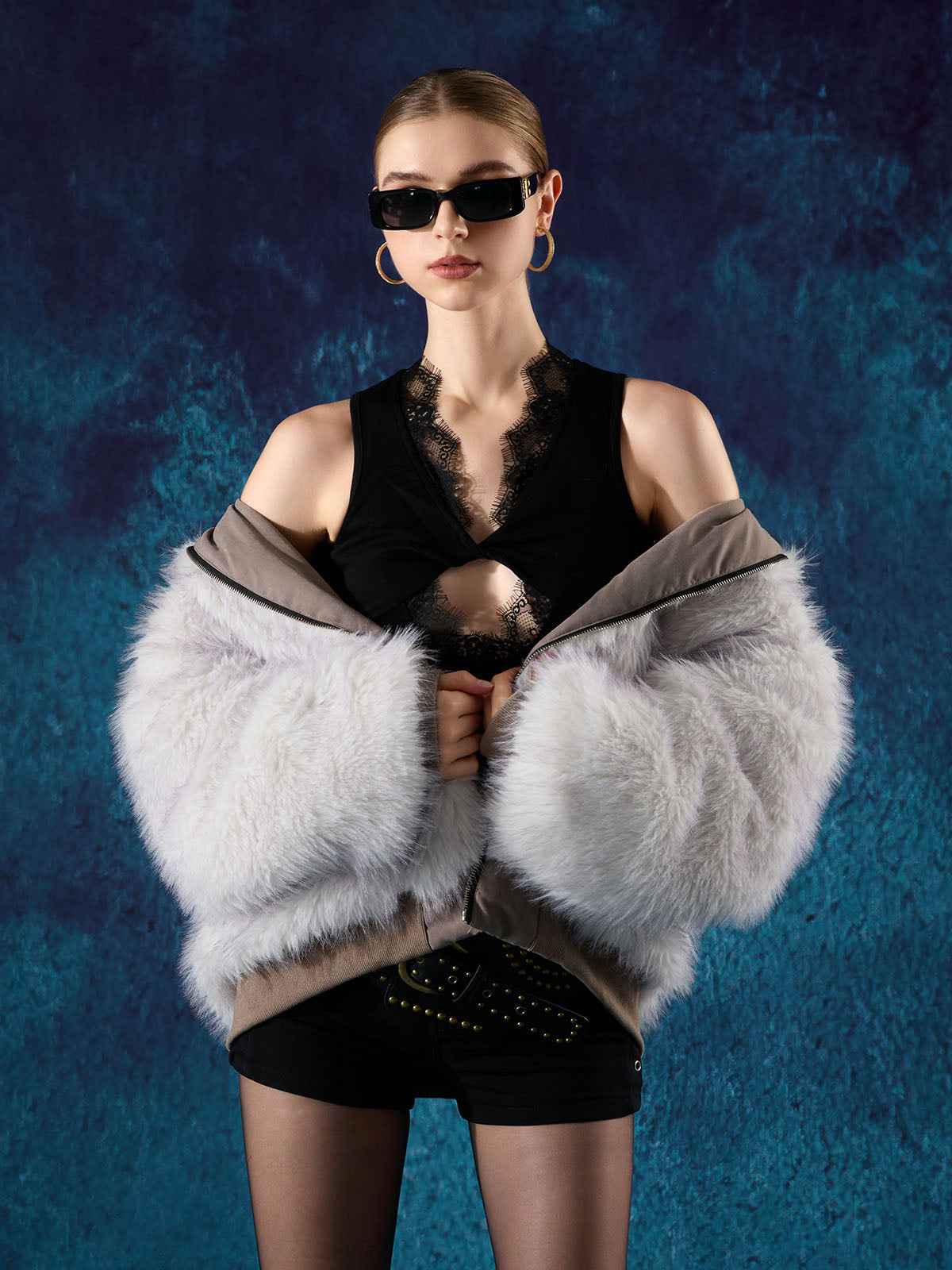 Oversized Reversible Fur Hooded Jacket - 2544
