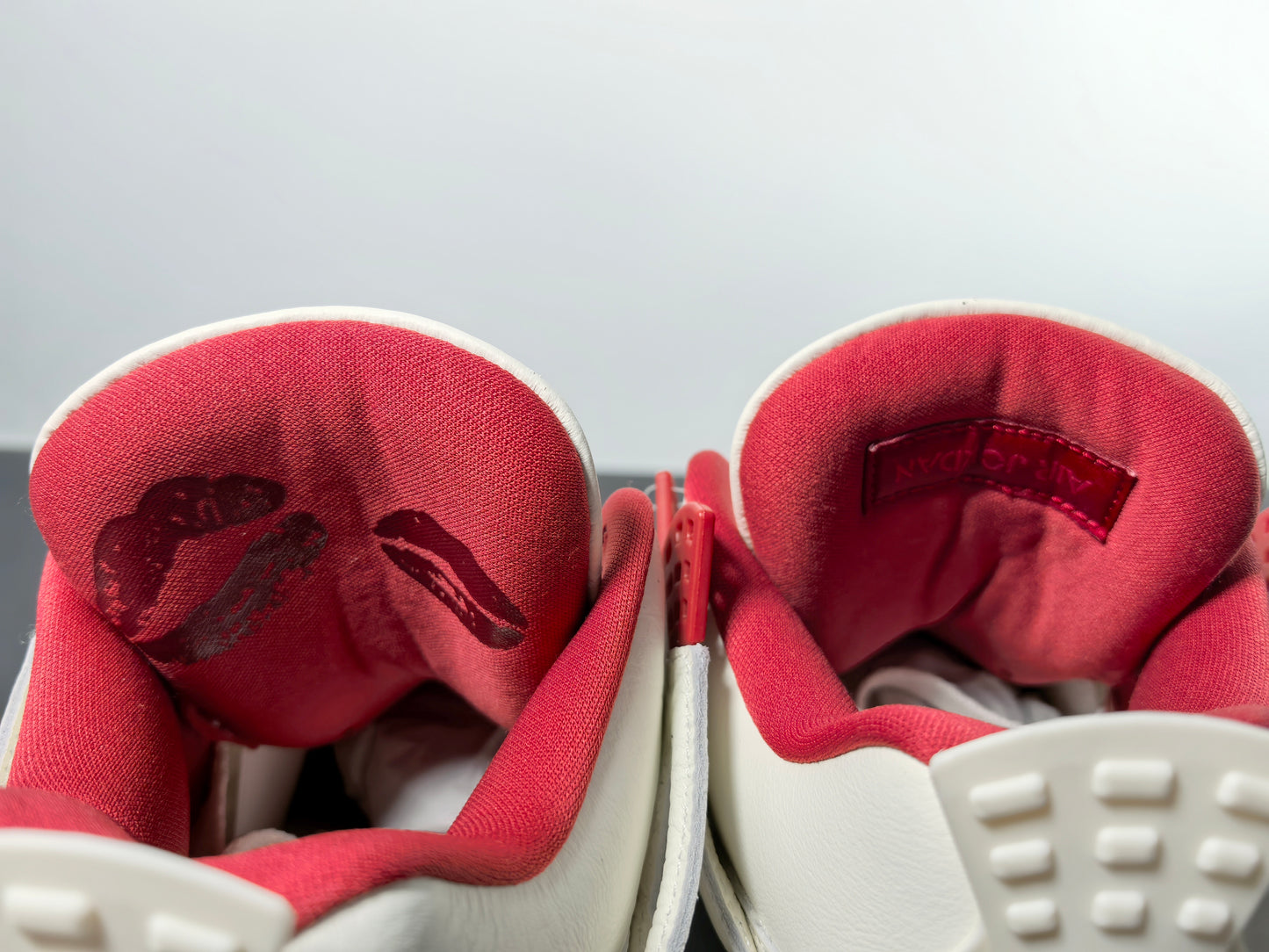 Air Jordan 4 Retro HV0823-108