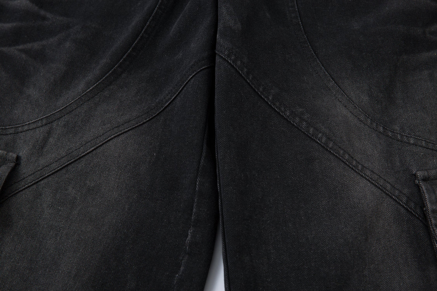 Distressed Multi-Pocket | Washed Jeans