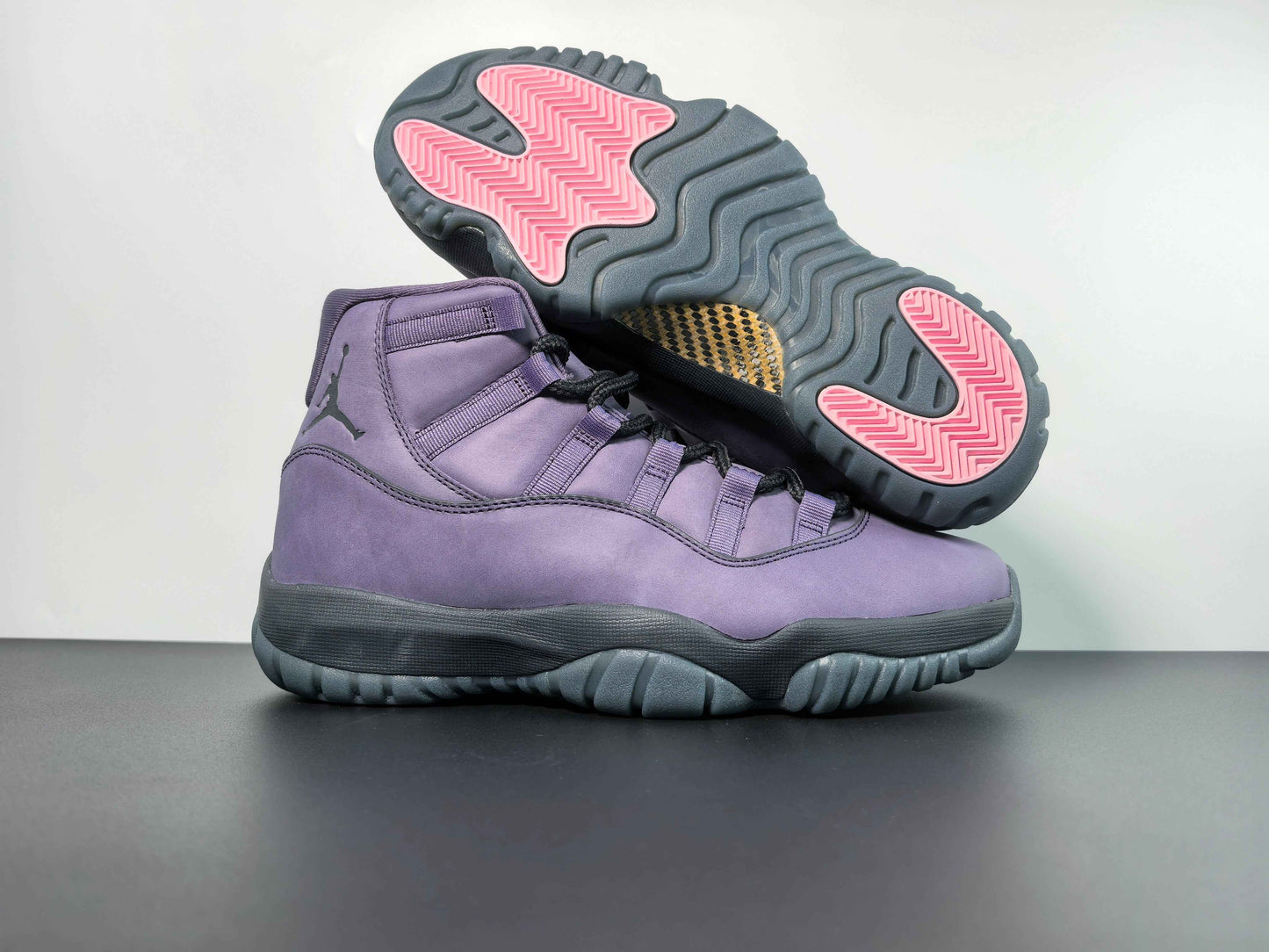 Air Jordan 11 “Las Vegas” IO8961-553