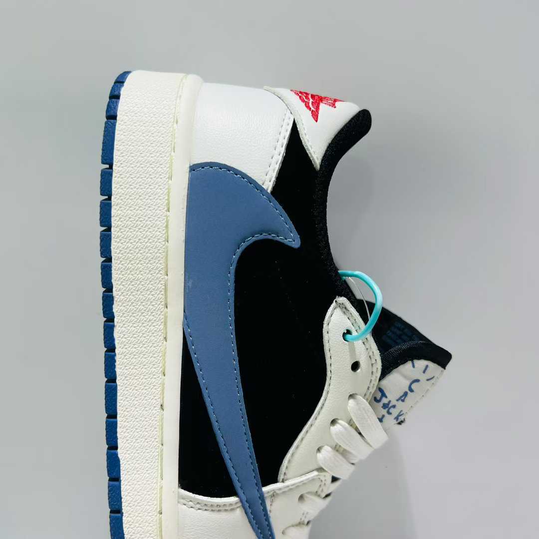 Travis Scott x Air Jordan 1 Low OG