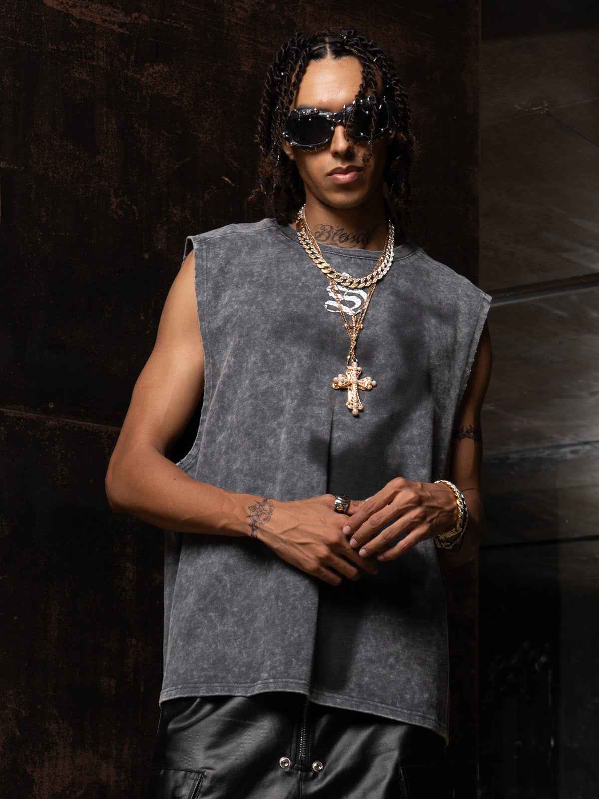 Cross-Print Distressed Washed Vest