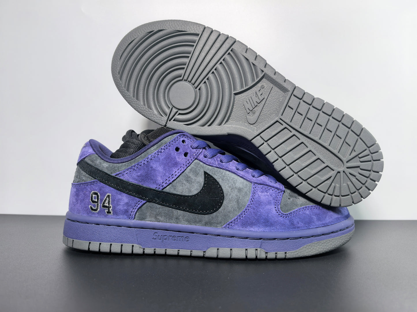 Supreme x Dunk SB LOW PRO OG QS