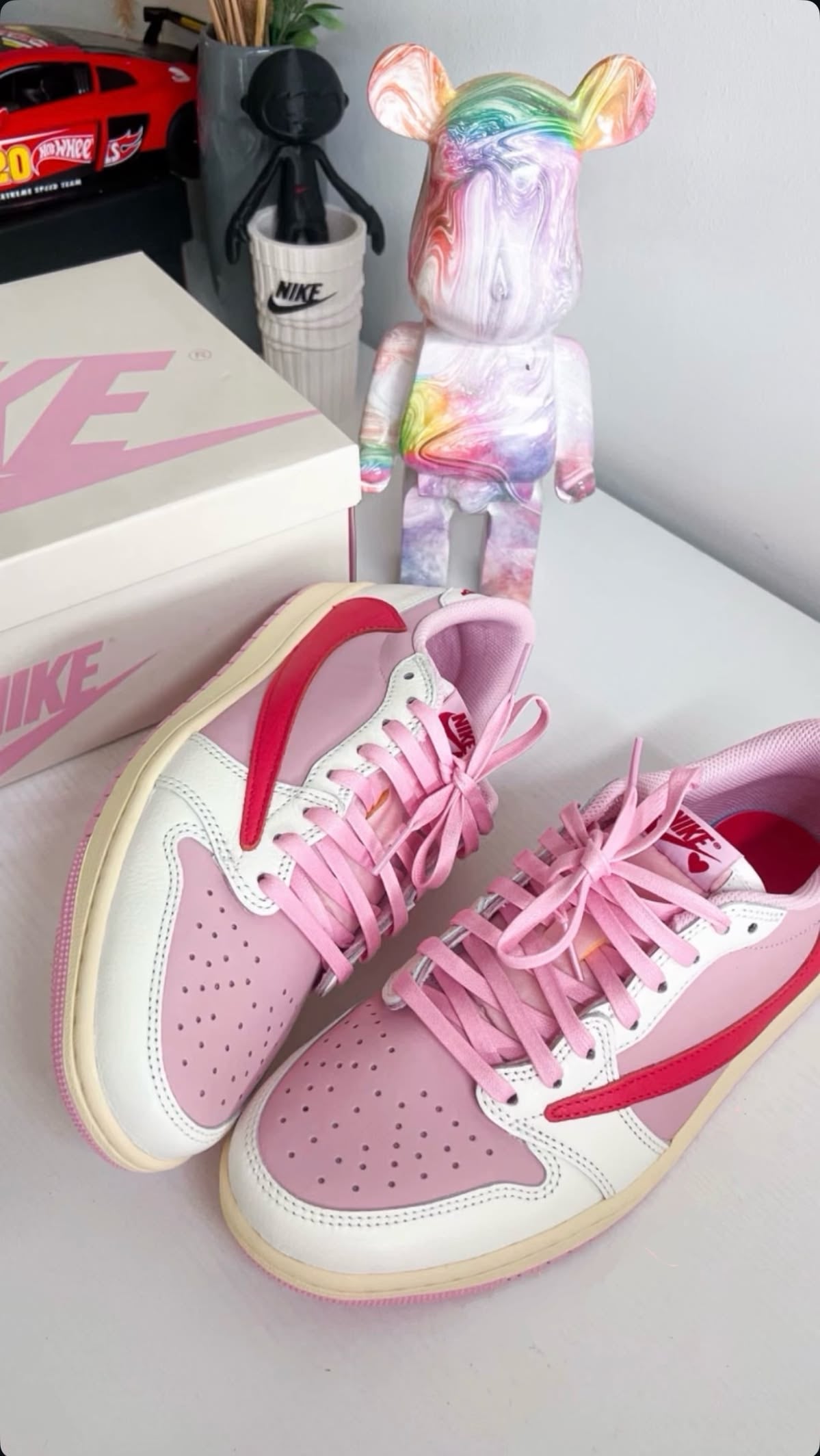 Travis Scott × AJ1 Low "Shy Pink"