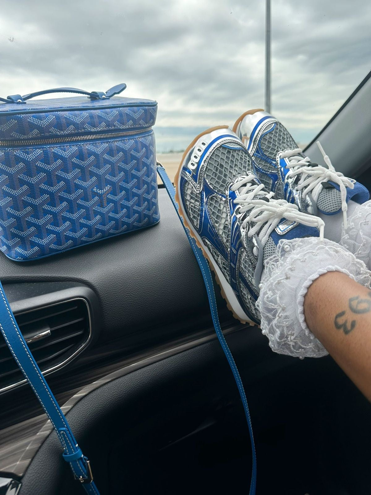 Bottega Veneta Orbit Fishnet