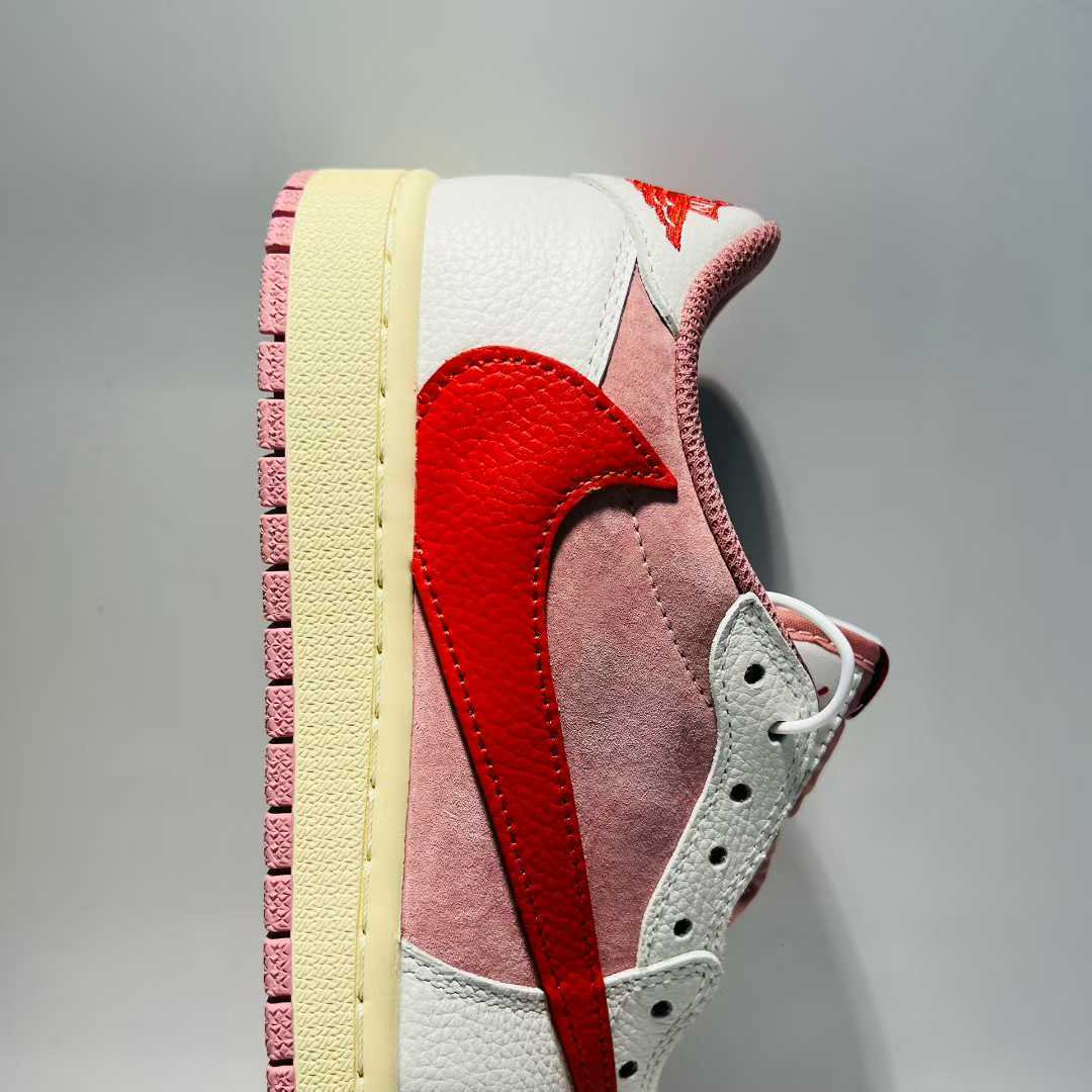 Travis Scott x Air Jordan 1 Low OG