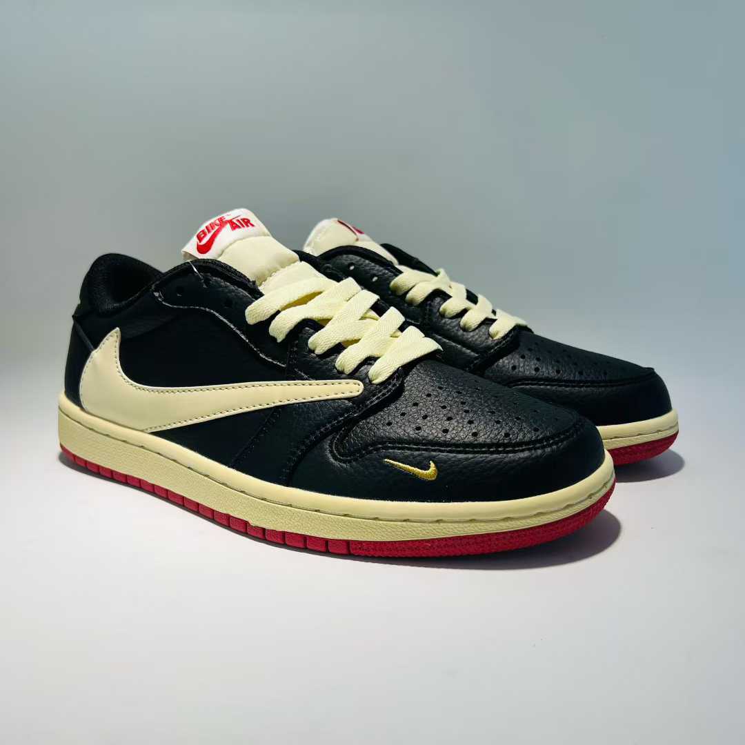 Travis Scott x Air Jordan 1 Low OG