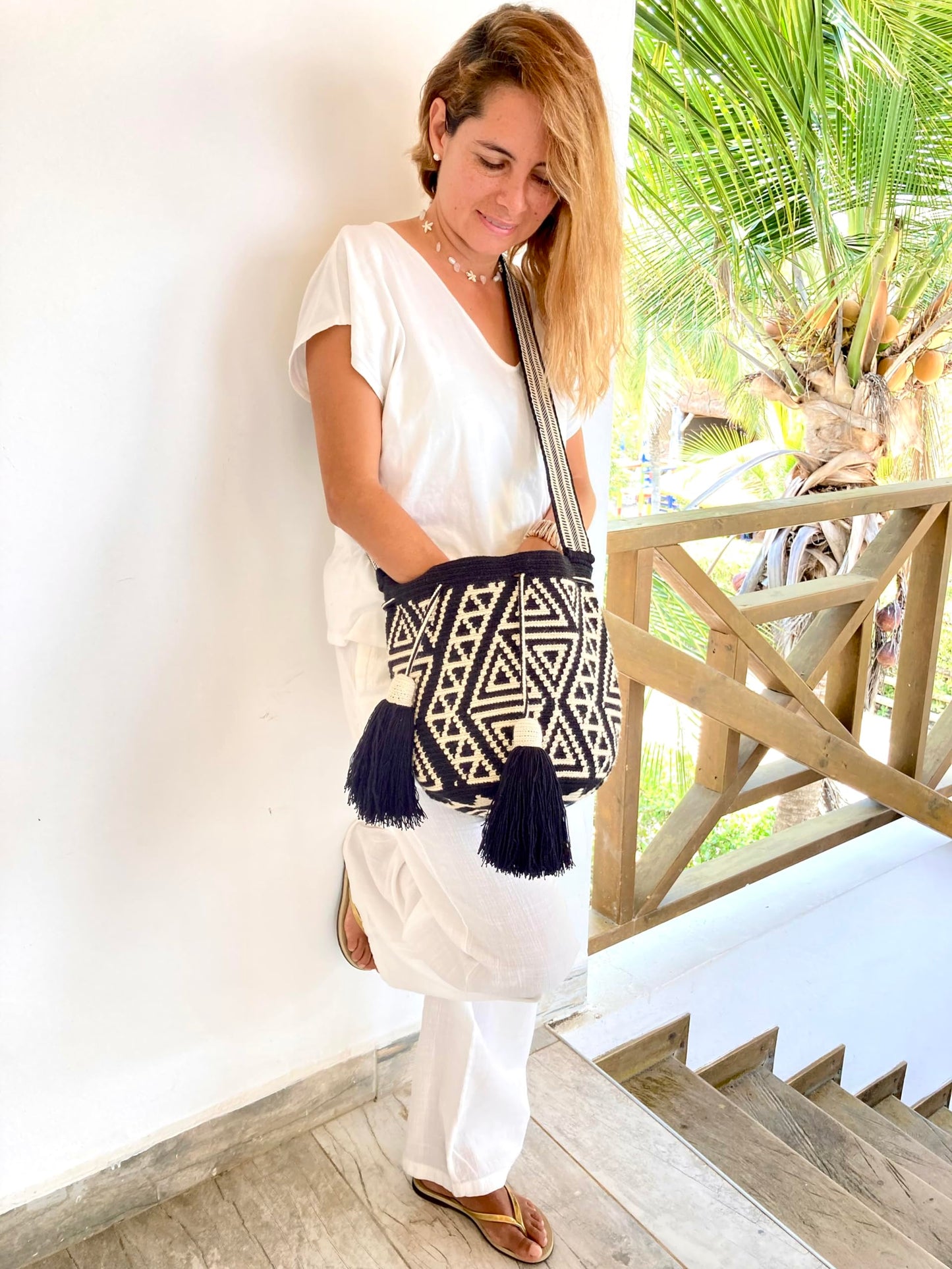MEDIUM Wayuu Mochila Bag For Women original bolsa tejida colombiana authentic crochet pattern Gift from Colombia | AUTHENTIC WAYUU