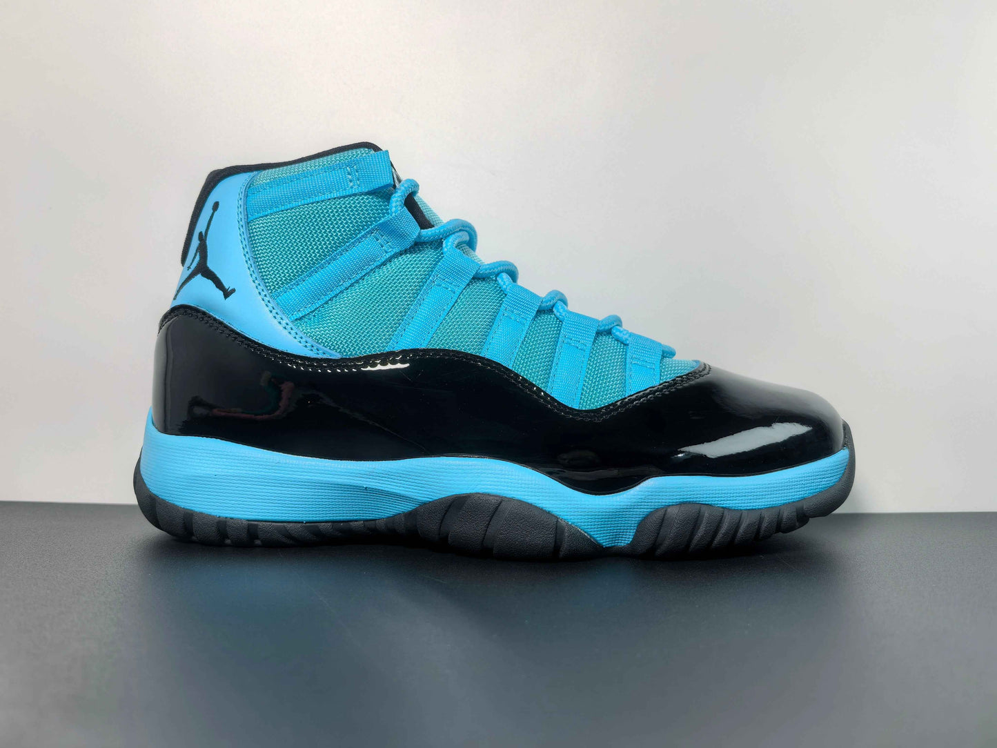 Air Jordan 11 CT8012-440