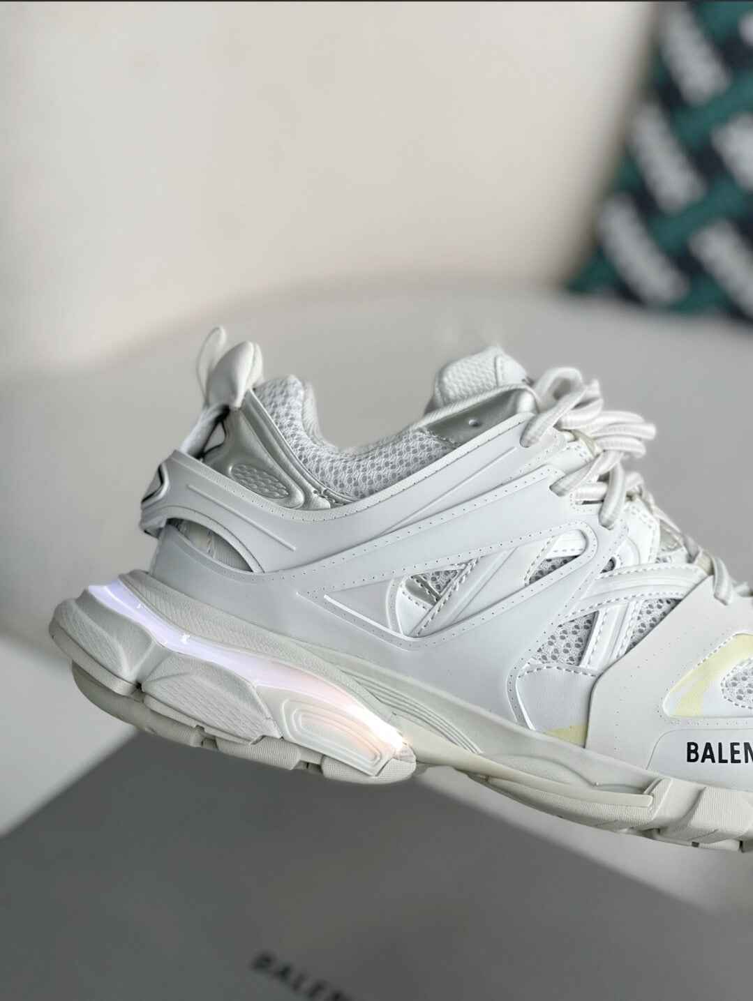 Balenciaga Track Sneaker LED – White / Light Grey