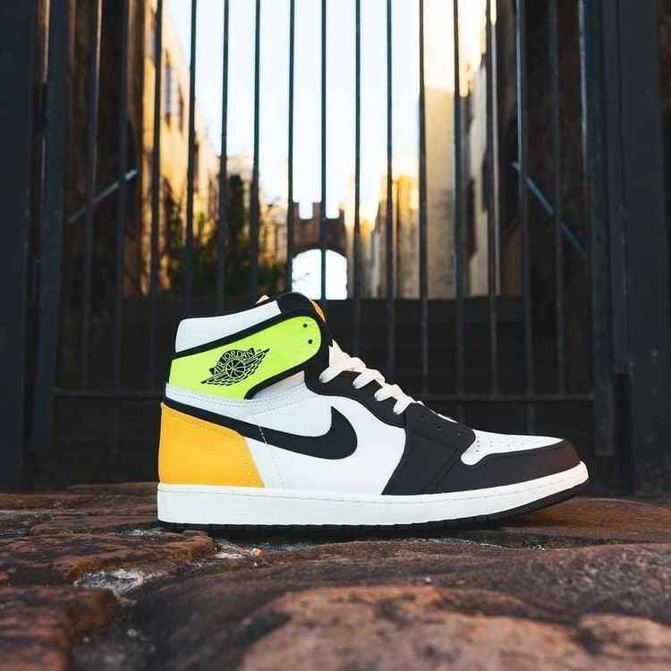 Custom Air Jordan 1 Vlot Gold High Q