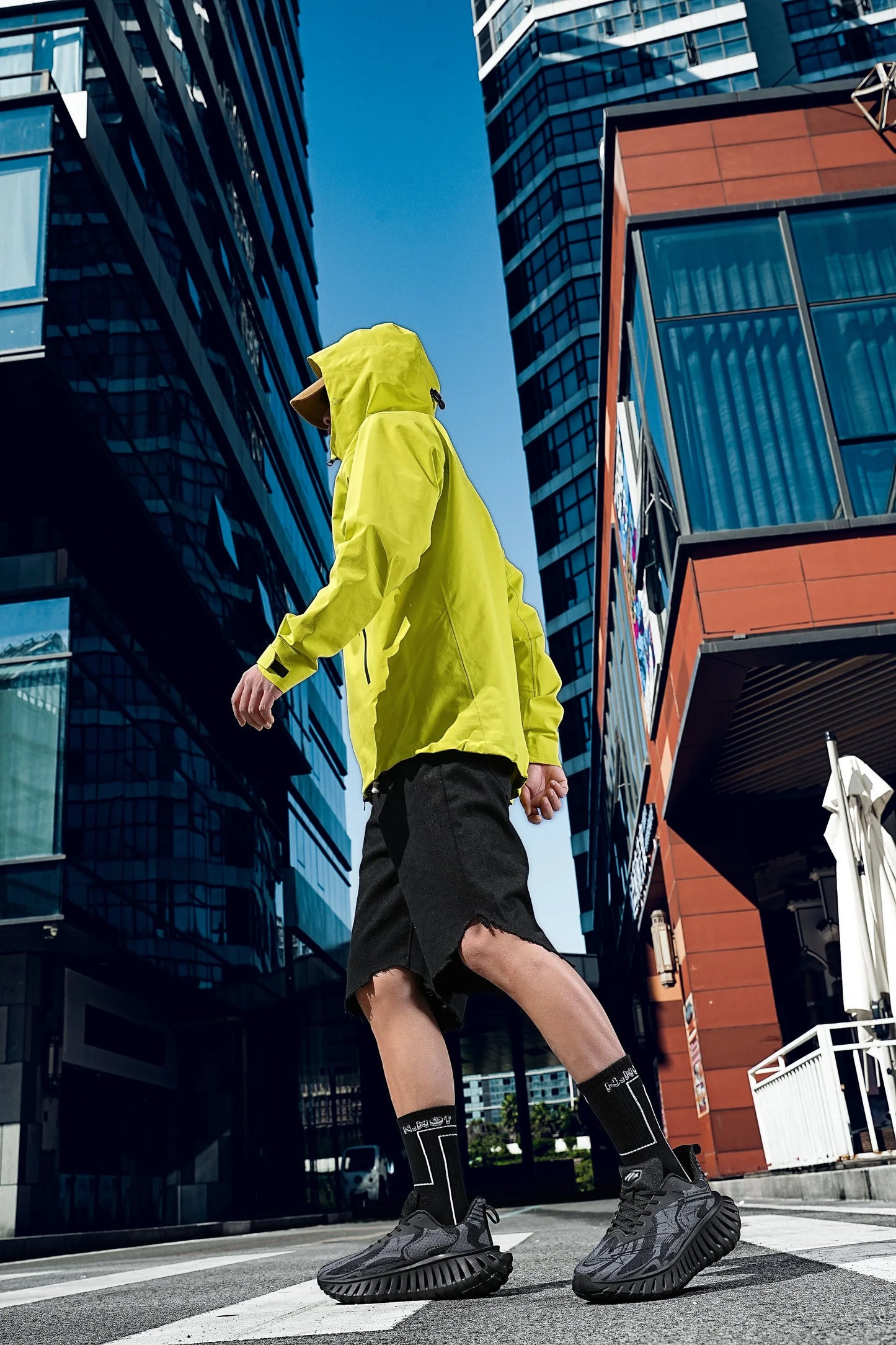 Horizon Low T84 Sneakers - Luxuryurbanwear