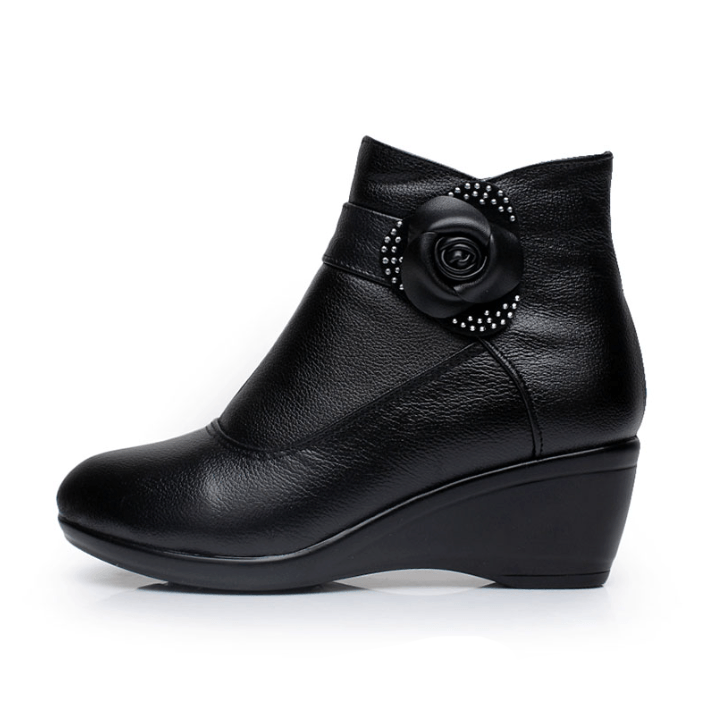 USS Shoes Delia Women's Booties