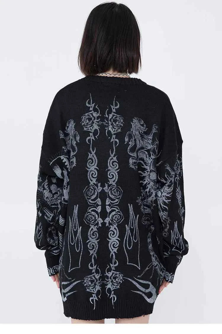 Effortless Rose Eye Scorpion Print Knitted Sweater
