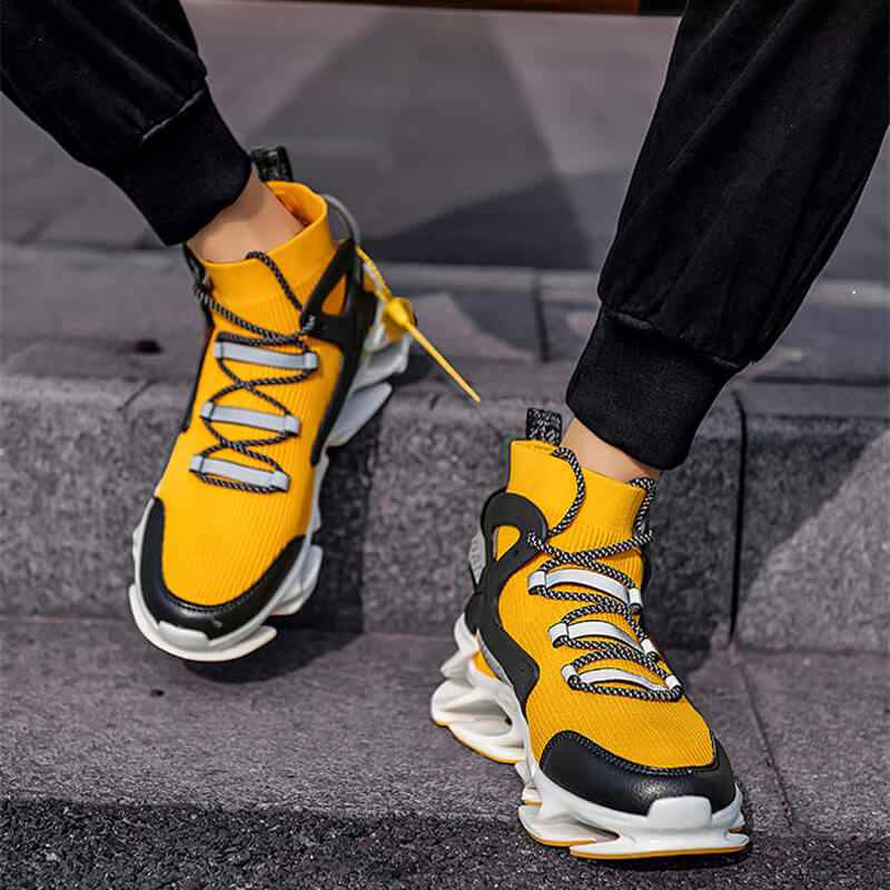 RAVR ROAD Sneakers