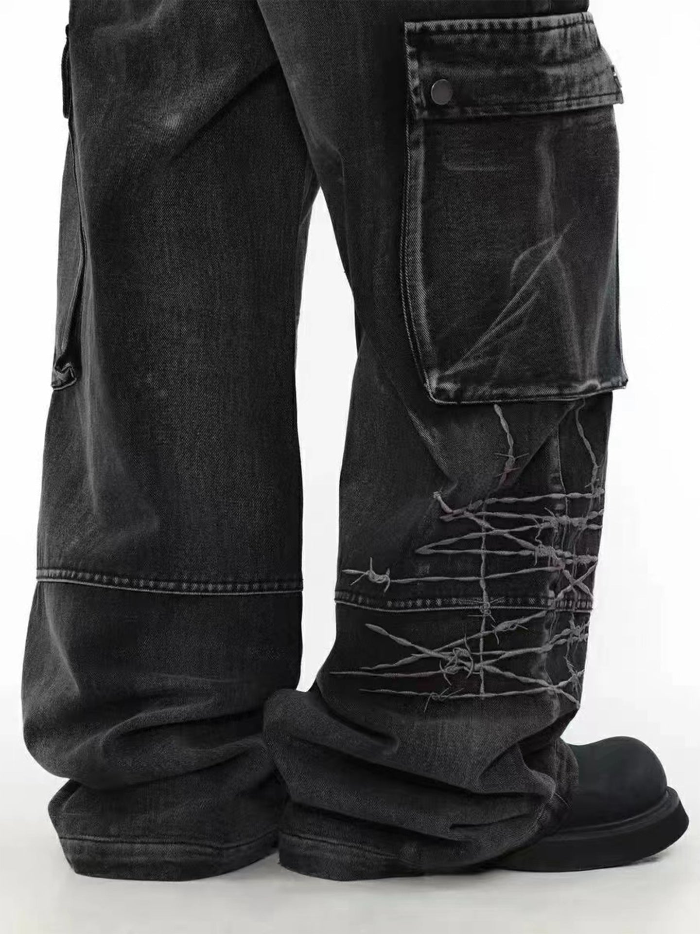 Barbed Baggy Embroidery Cargo Pants