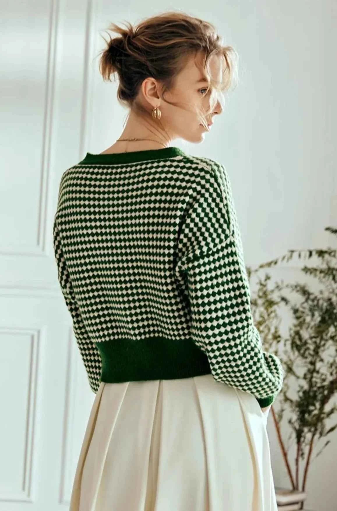 Plaid Spliced Pearl Button Knitted Cardigan