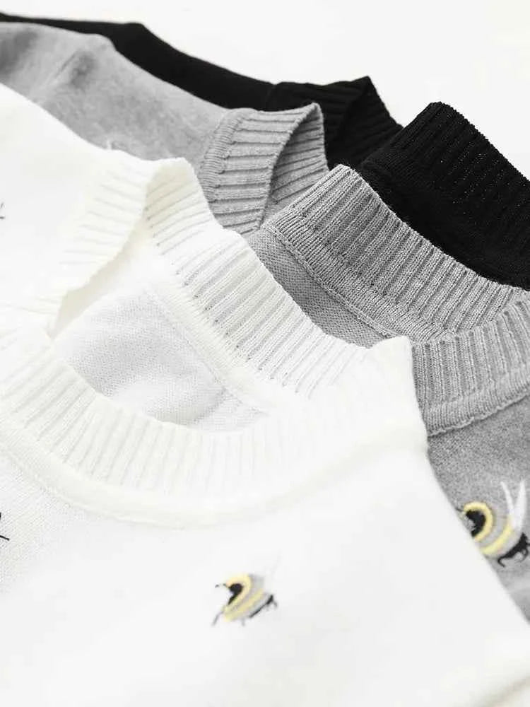 Bird Embroidery Round Neck Casual T-Shirt