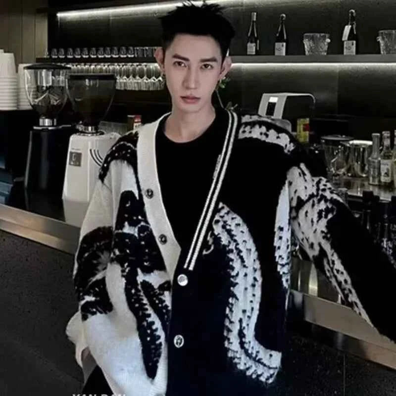 Stylish Contrast Color V-Neck Knitwear Cardigan