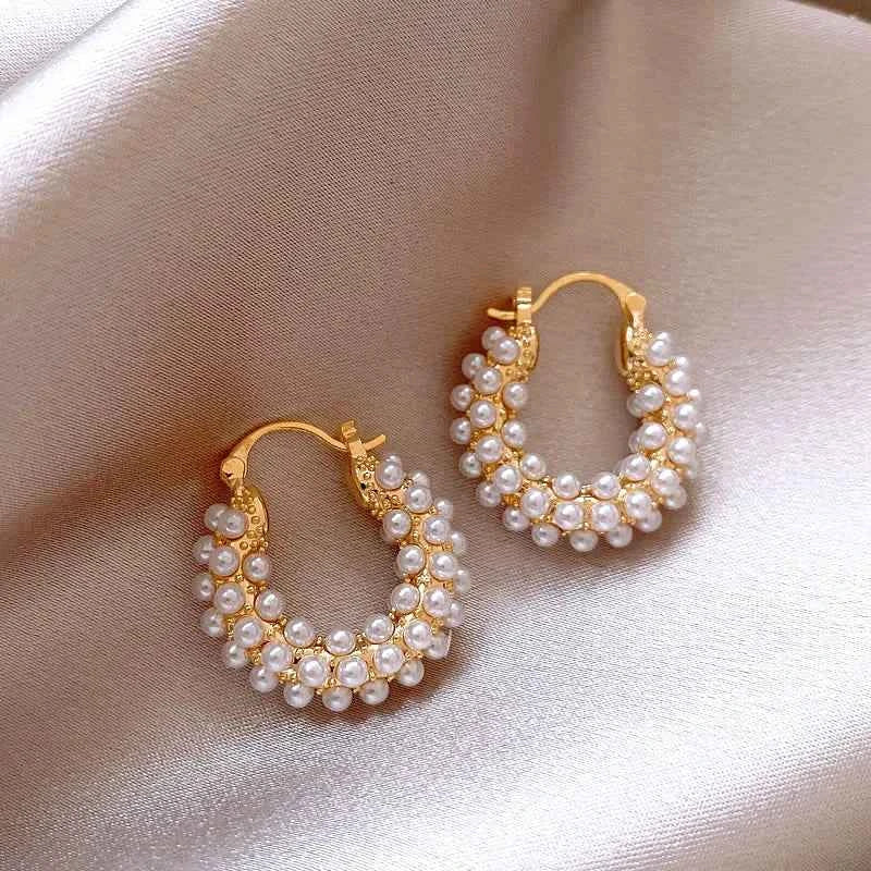 Trendy Gold Pearl U-Shaped Earring