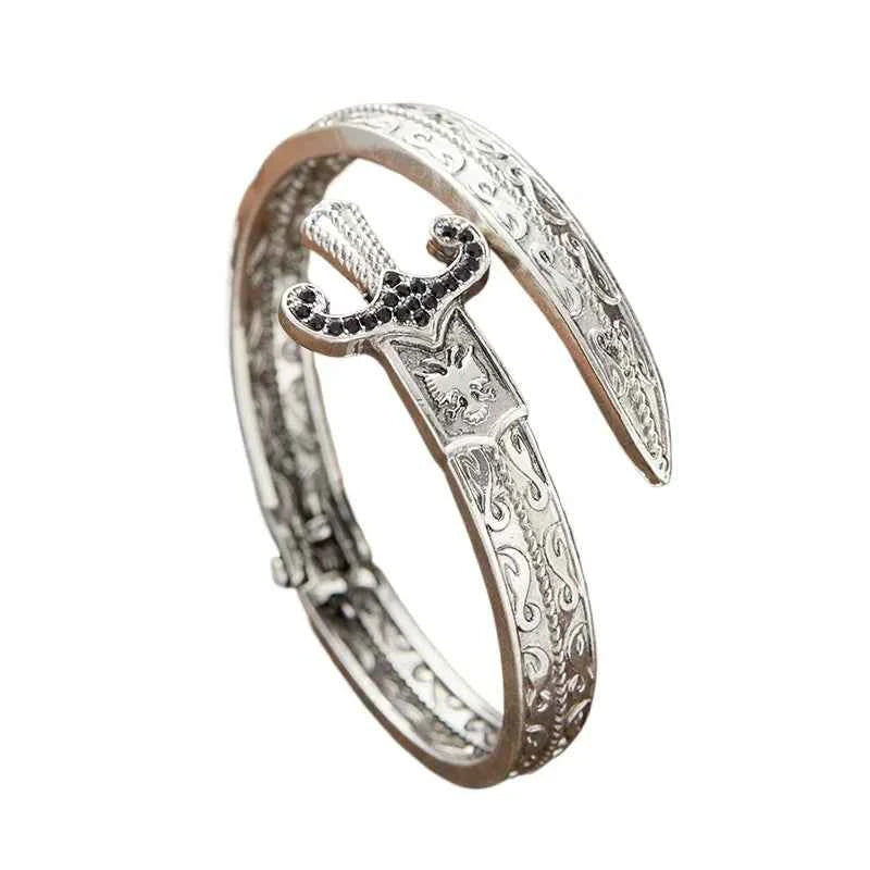 Exquisite Carving Retro Pattern Zirconia Bracelet