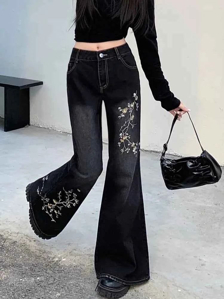Vintage Flower Embroidered Flare Jeans