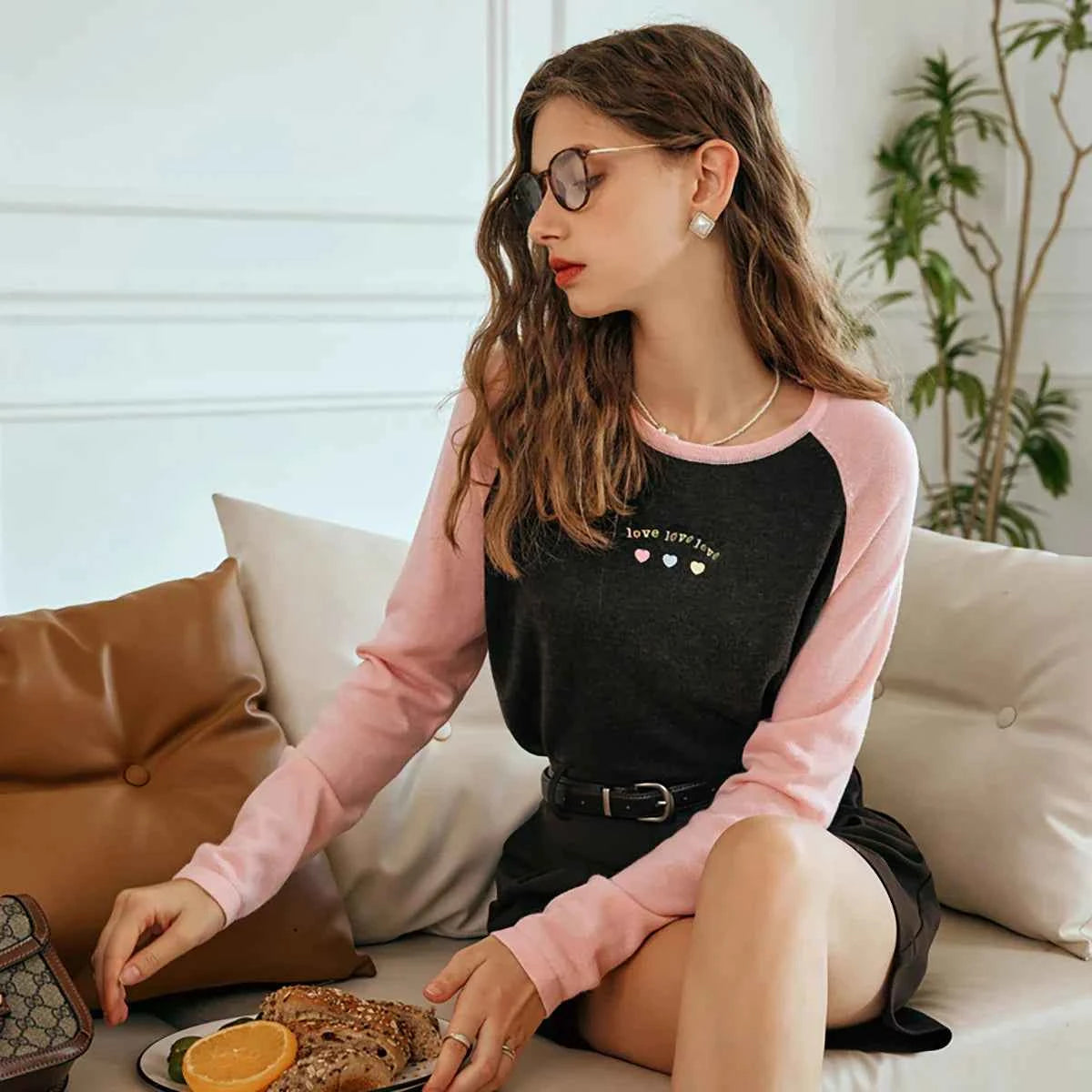 Women Contrasting Color Knitted Long Sleeve T-Shirt
