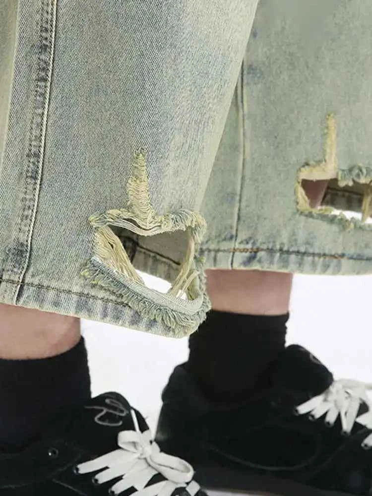 Distressed Straight Fit Cropped Denim Jorts