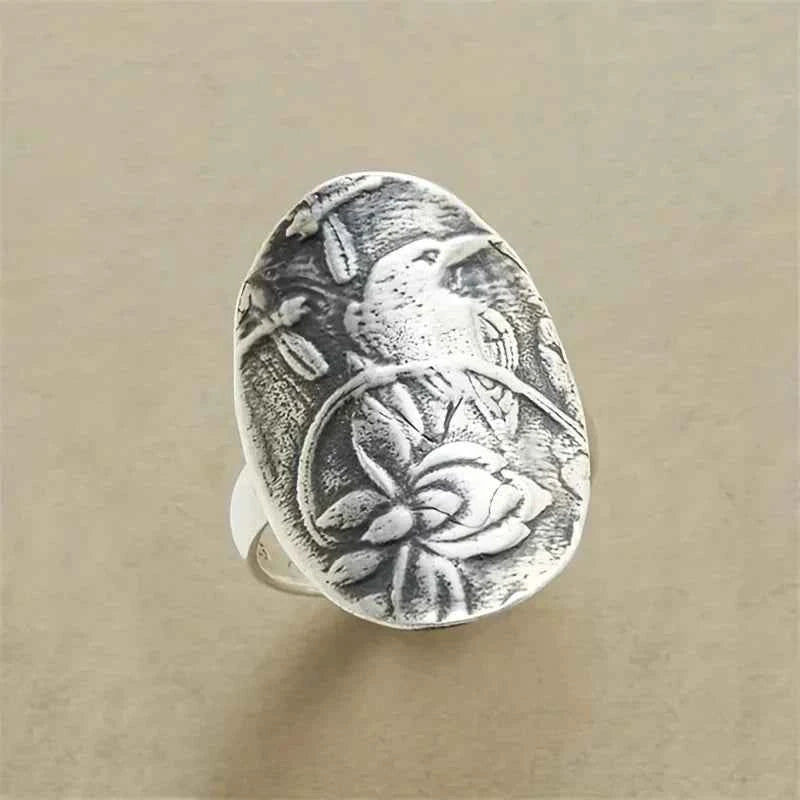 Exquisite Vintage Silver Flower Ring