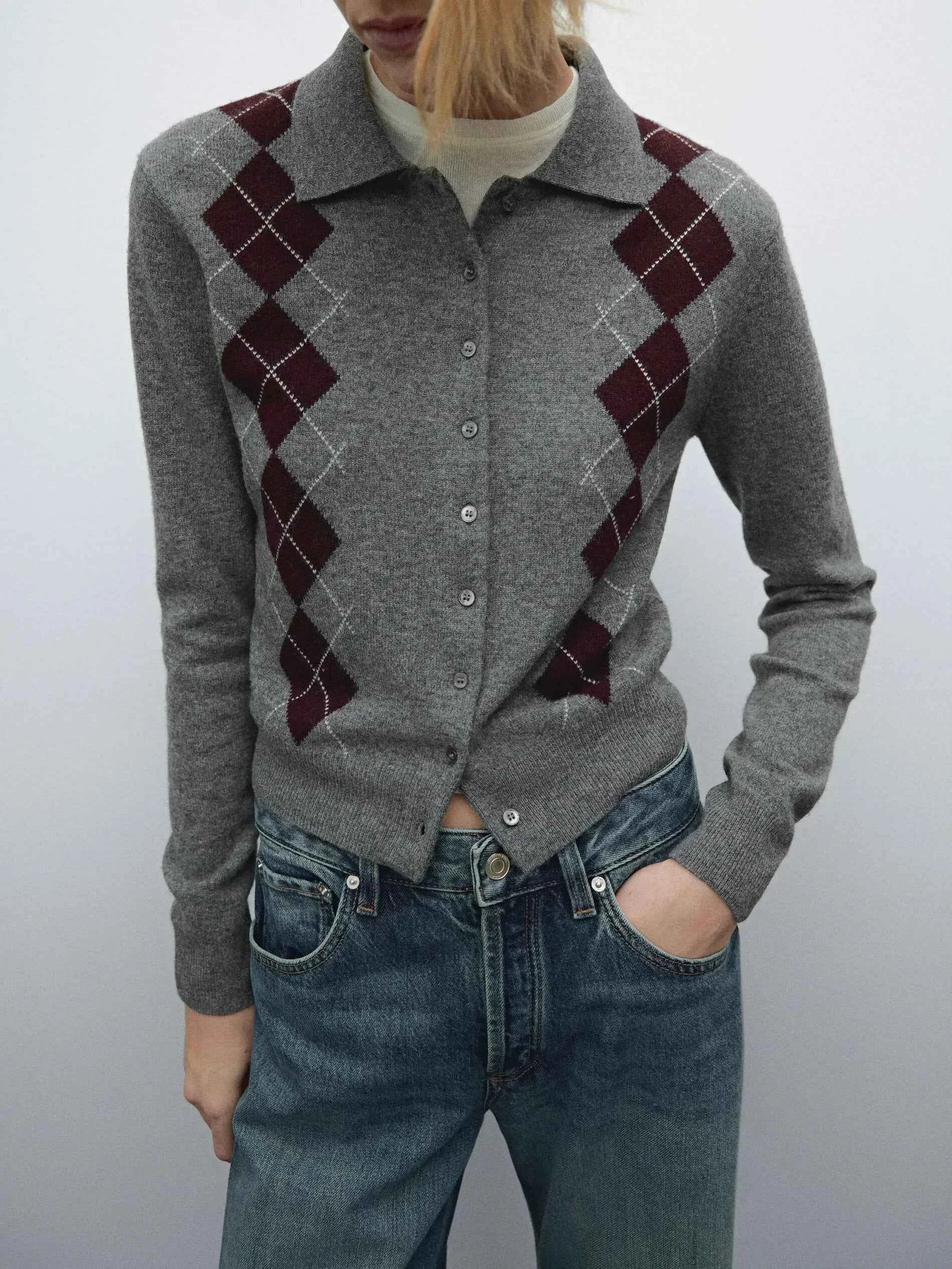 Ethereal Diamond Cut Short Knit Cardigan