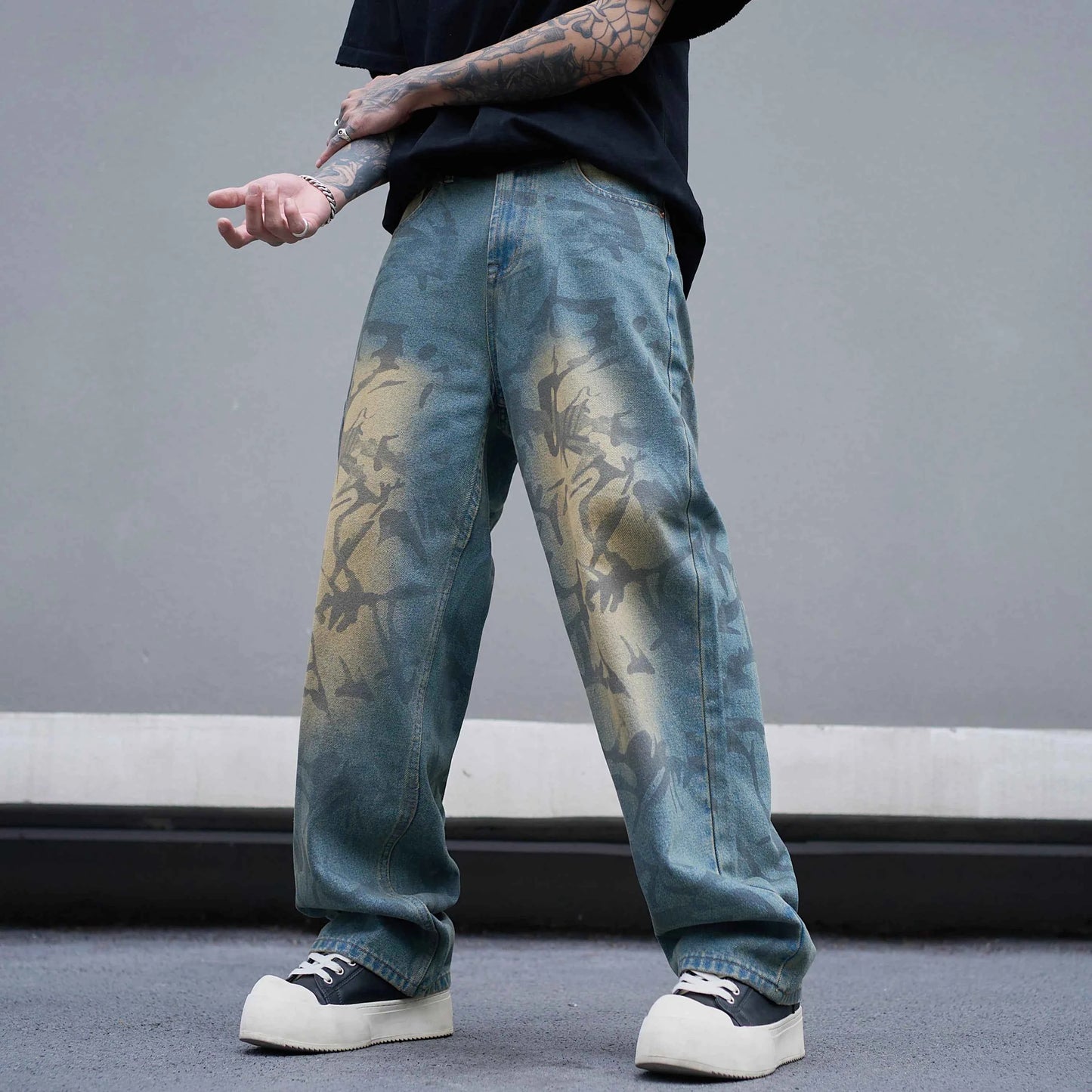 Stylish Rock N Roll Loose Fitting Washed Jeans