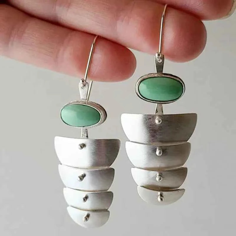 Elegant Silver Green Stone Carved Earring