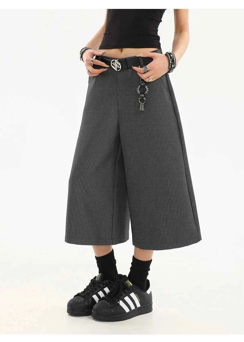 Striped Vintage High-Waisted Capri Jorts