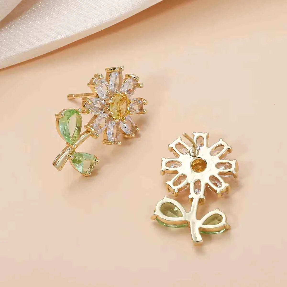 Luxury Flower Daisy Stud Green Leaf Earrings