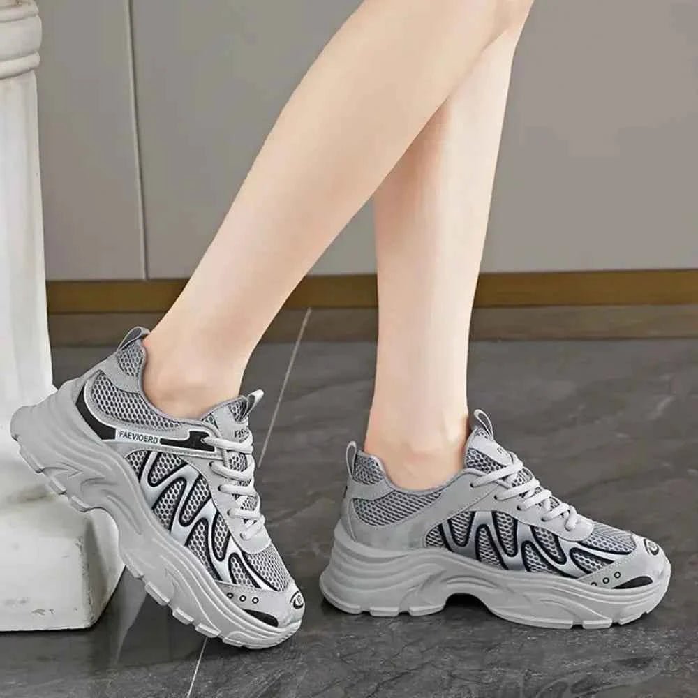 Women Stylish Lace-Up Vulcanized Tennis Sneaker