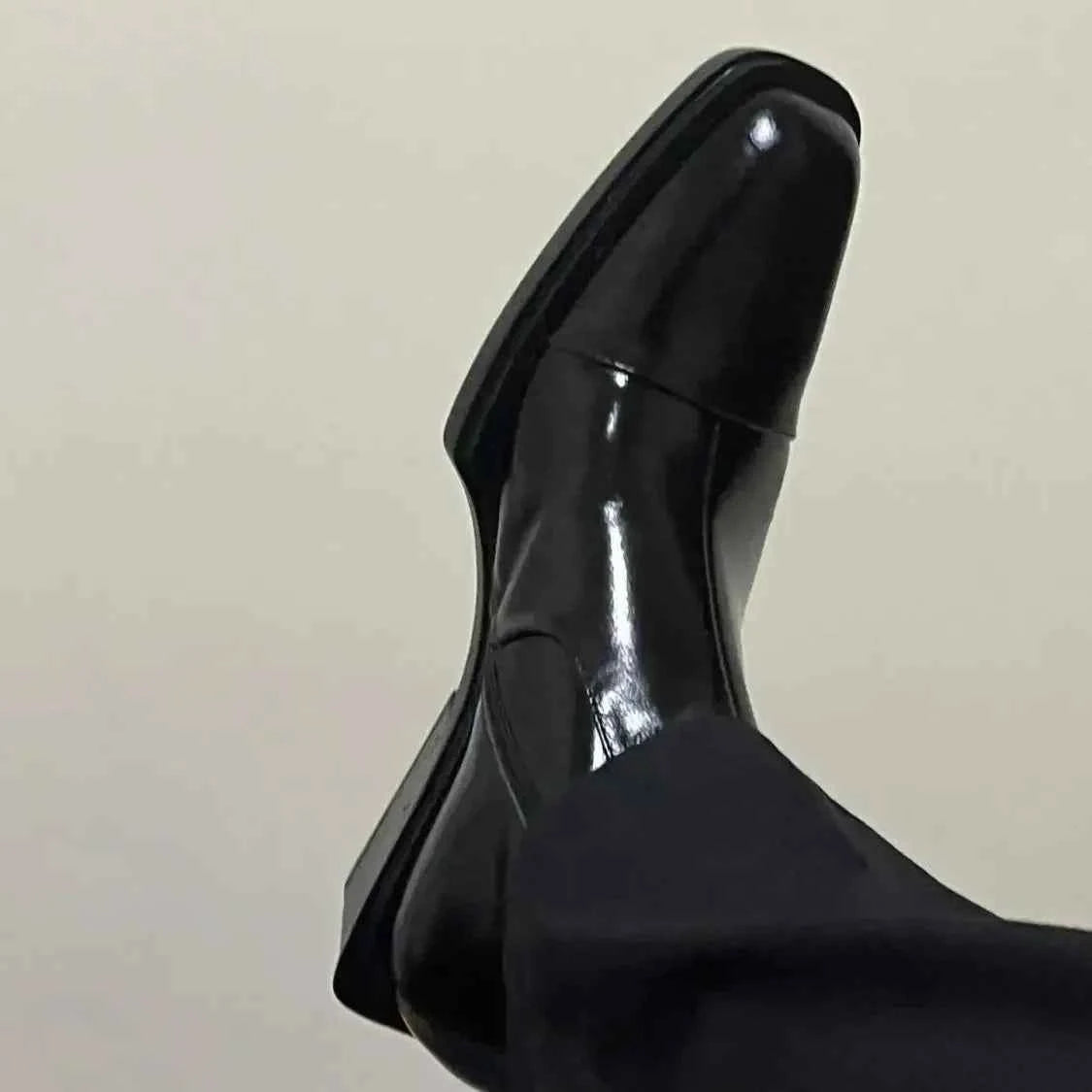 Thick Sole Chelsea Tip Height Leather Shoes