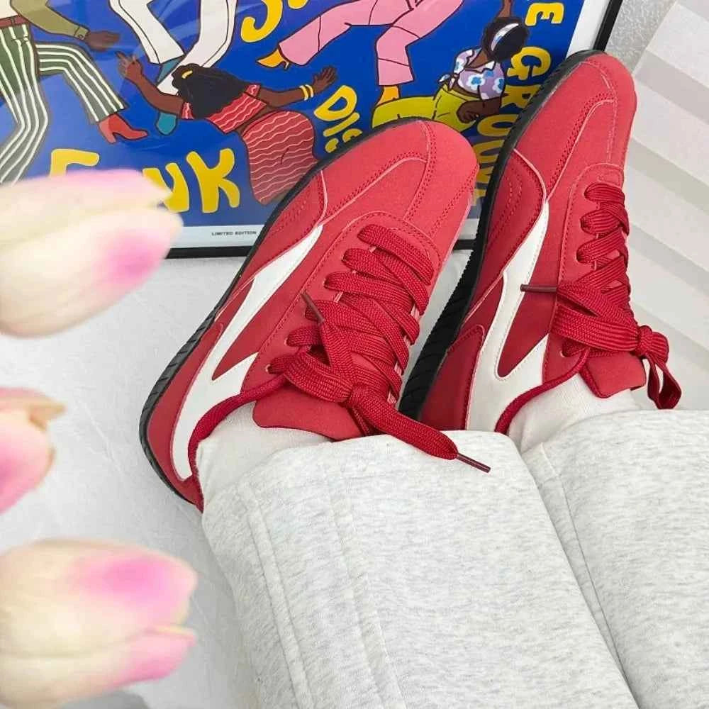 Retro Lightweight Lace Up Casual Sneaker