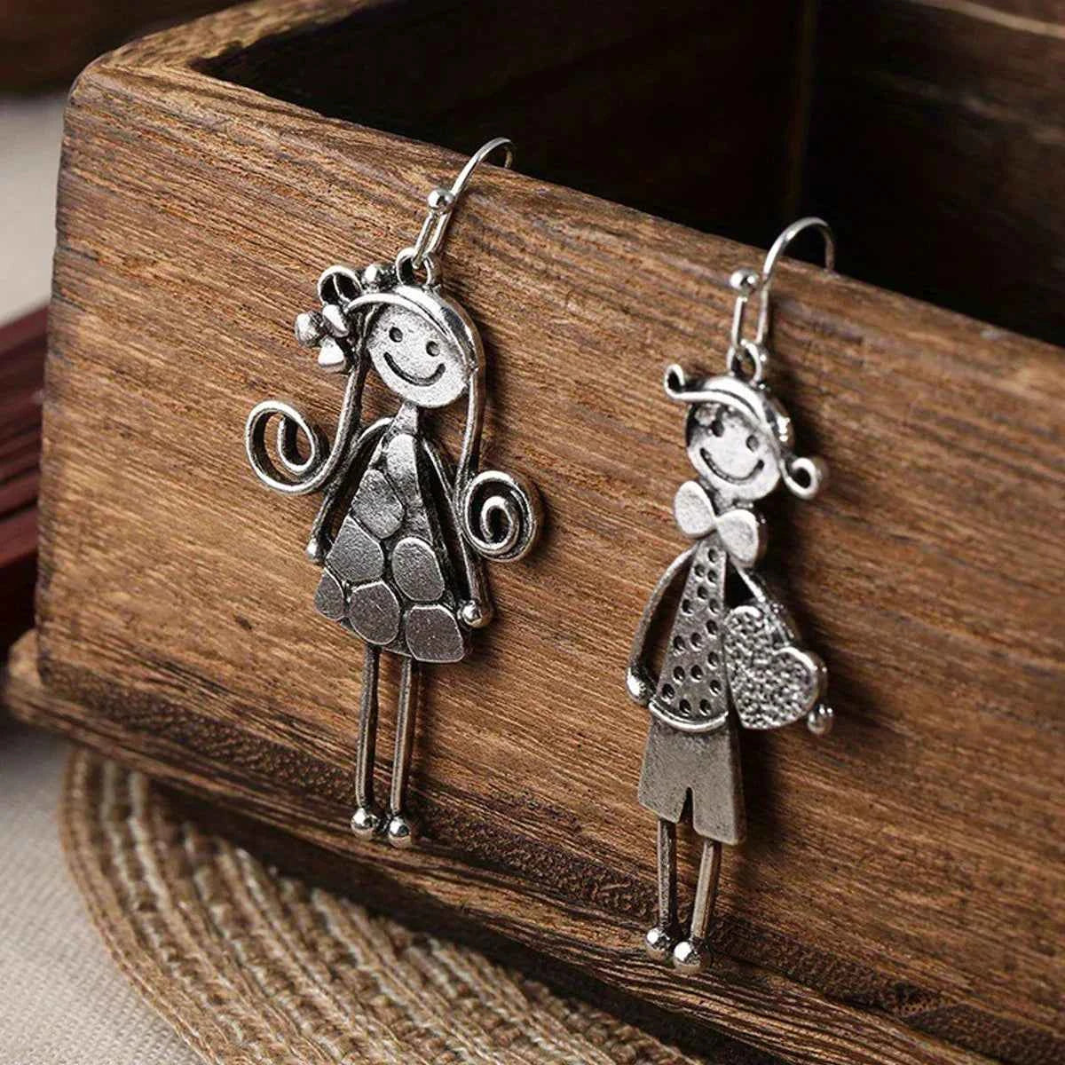 Retro Minimalist Couple Character Metal Pendant Earrings