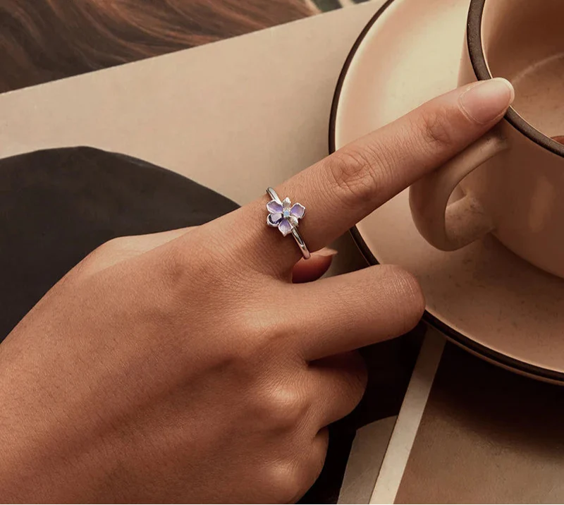 Exquisite Zirconia Iris Flower Gold Ring - Luxuryurbanwear