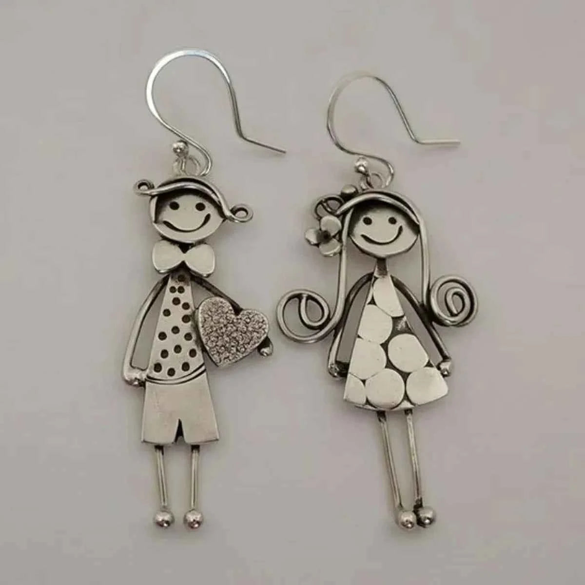 Retro Minimalist Couple Character Metal Pendant Earrings