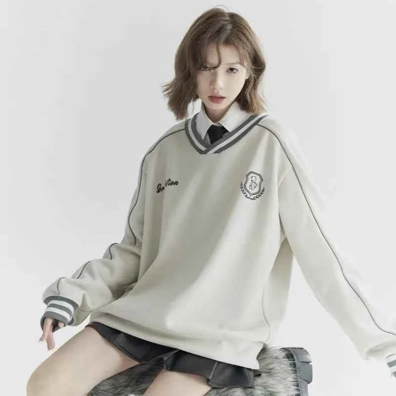 American Style Contrasting Color Retro V-Neck Sweatshirt
