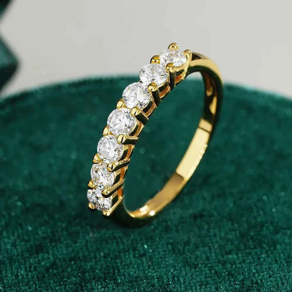 Luxurious Seven Star Row Moissanite Diamond Ring