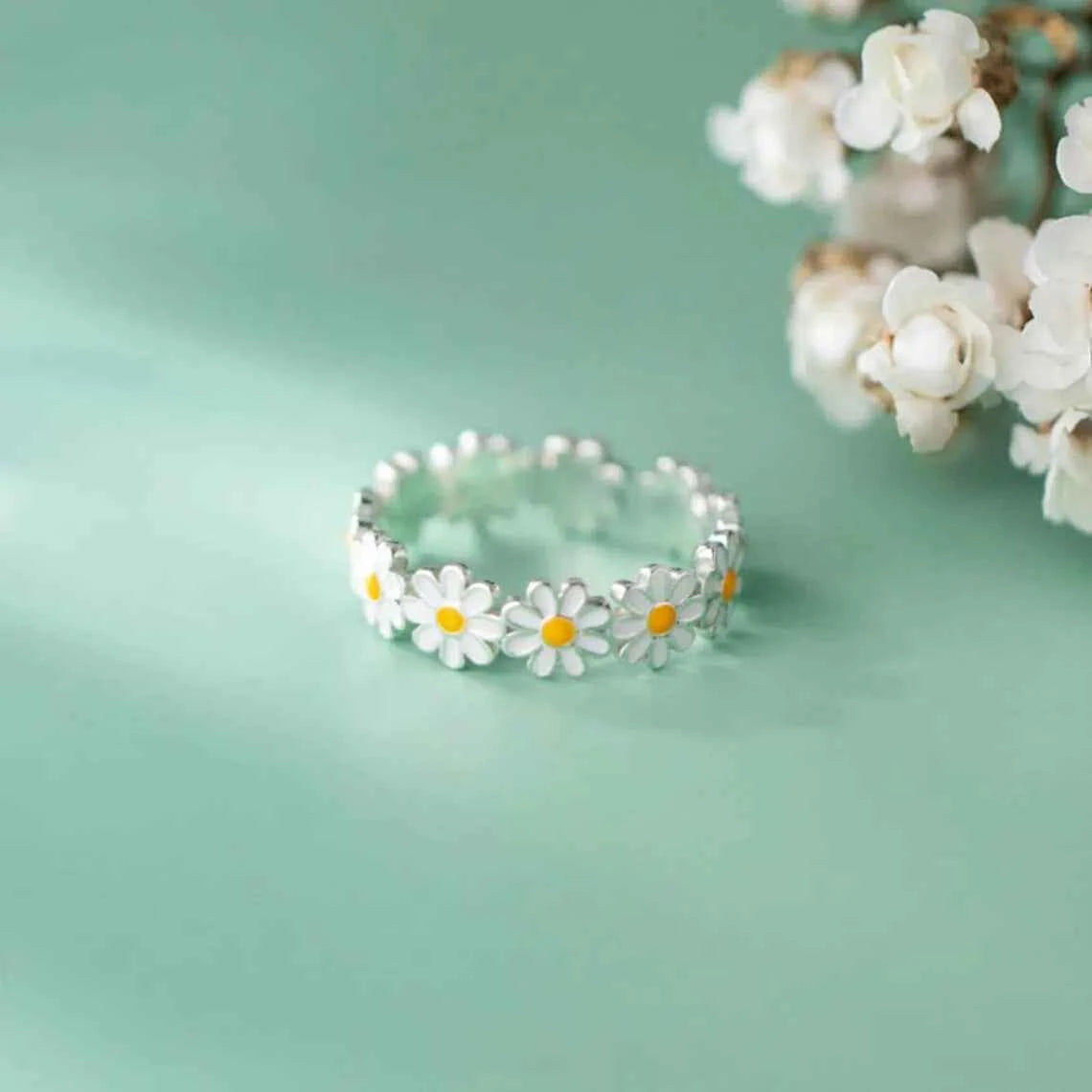 Adjustable Creative Daisy Flower Ring