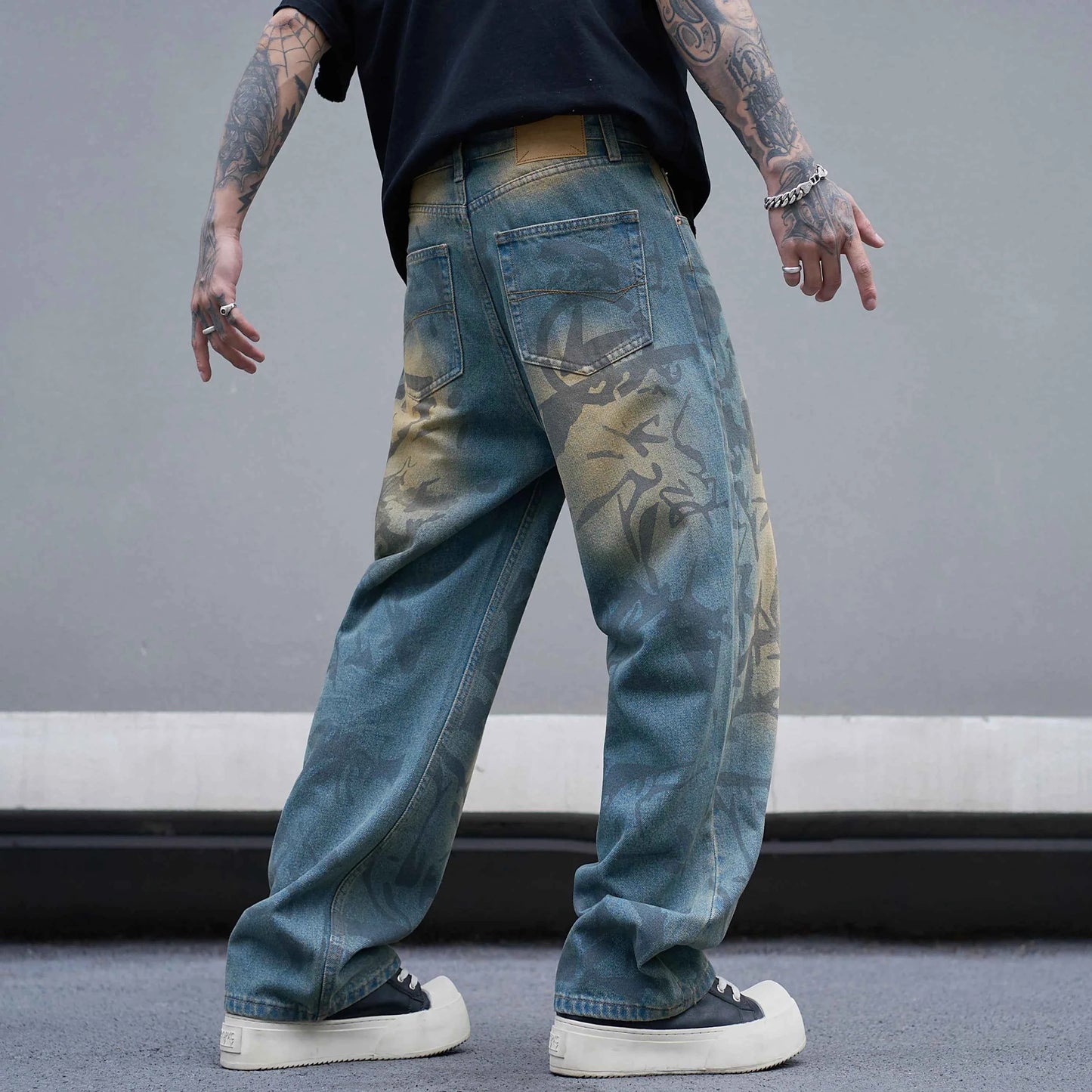 Stylish Rock N Roll Loose Fitting Washed Jeans