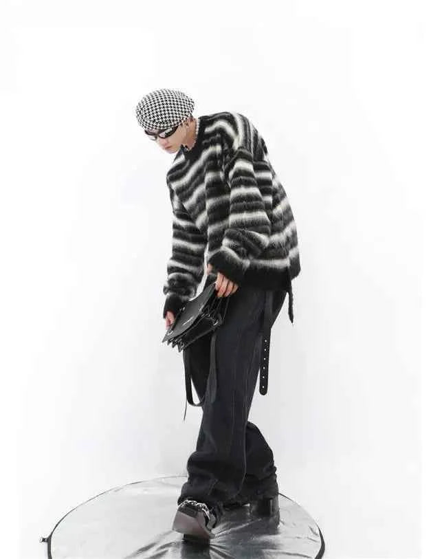 Versatile American Stripe Round Neck Sweater