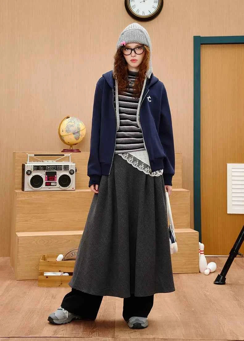 Fashionable Embroidered College Style Hooded Sweatshirt