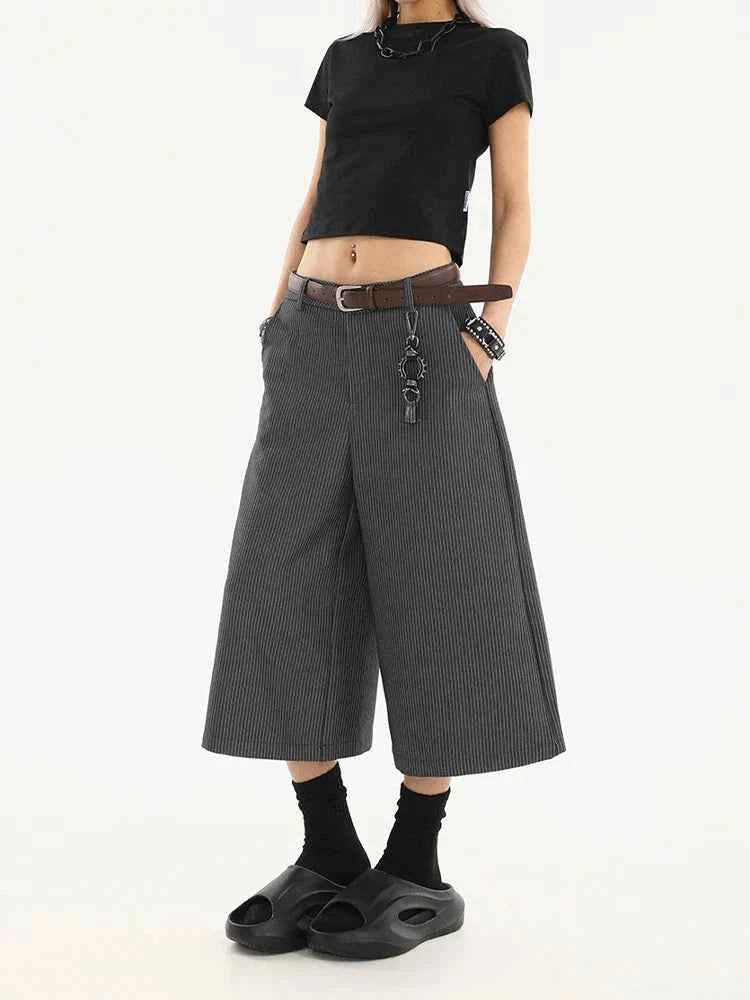 Striped Vintage High-Waisted Capri Jorts