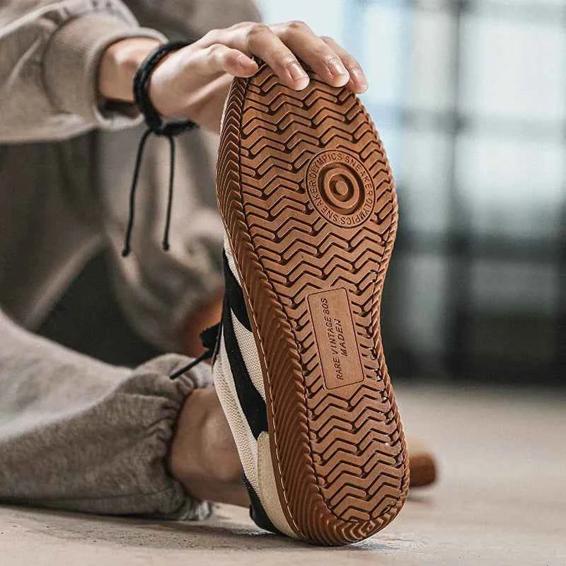Breathable Comfortable Lace Up Vulcanized Sneaker