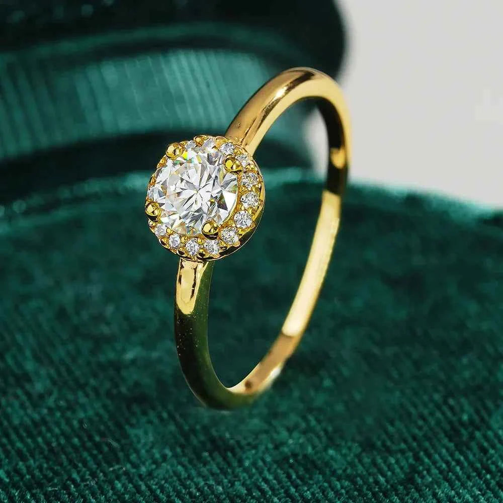 Luxury 18k Gold Moissanite Diamond Ring