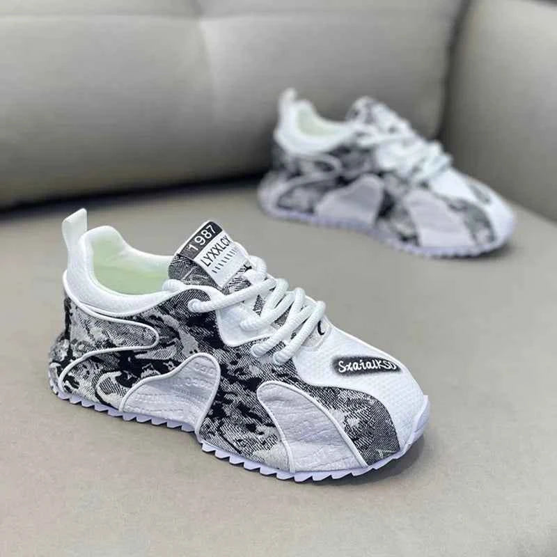 Exquisite Versatile Thick-Soled Sports Sneaker